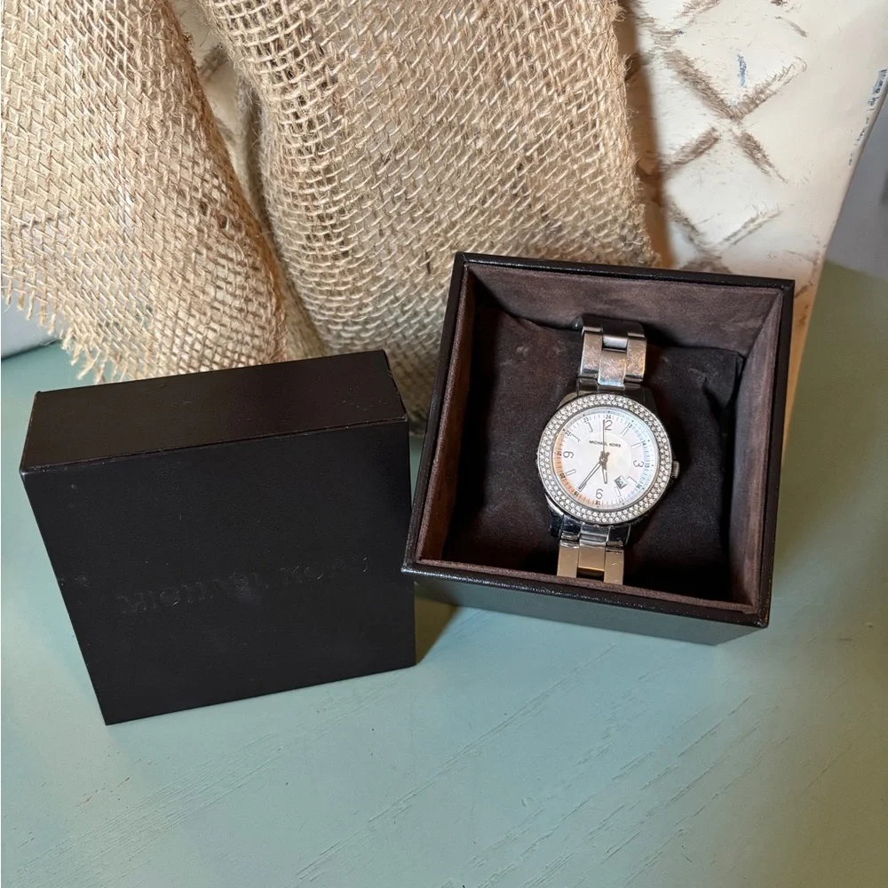 Michael Kors Madison Crystallized Watch - Picture 4 of 5